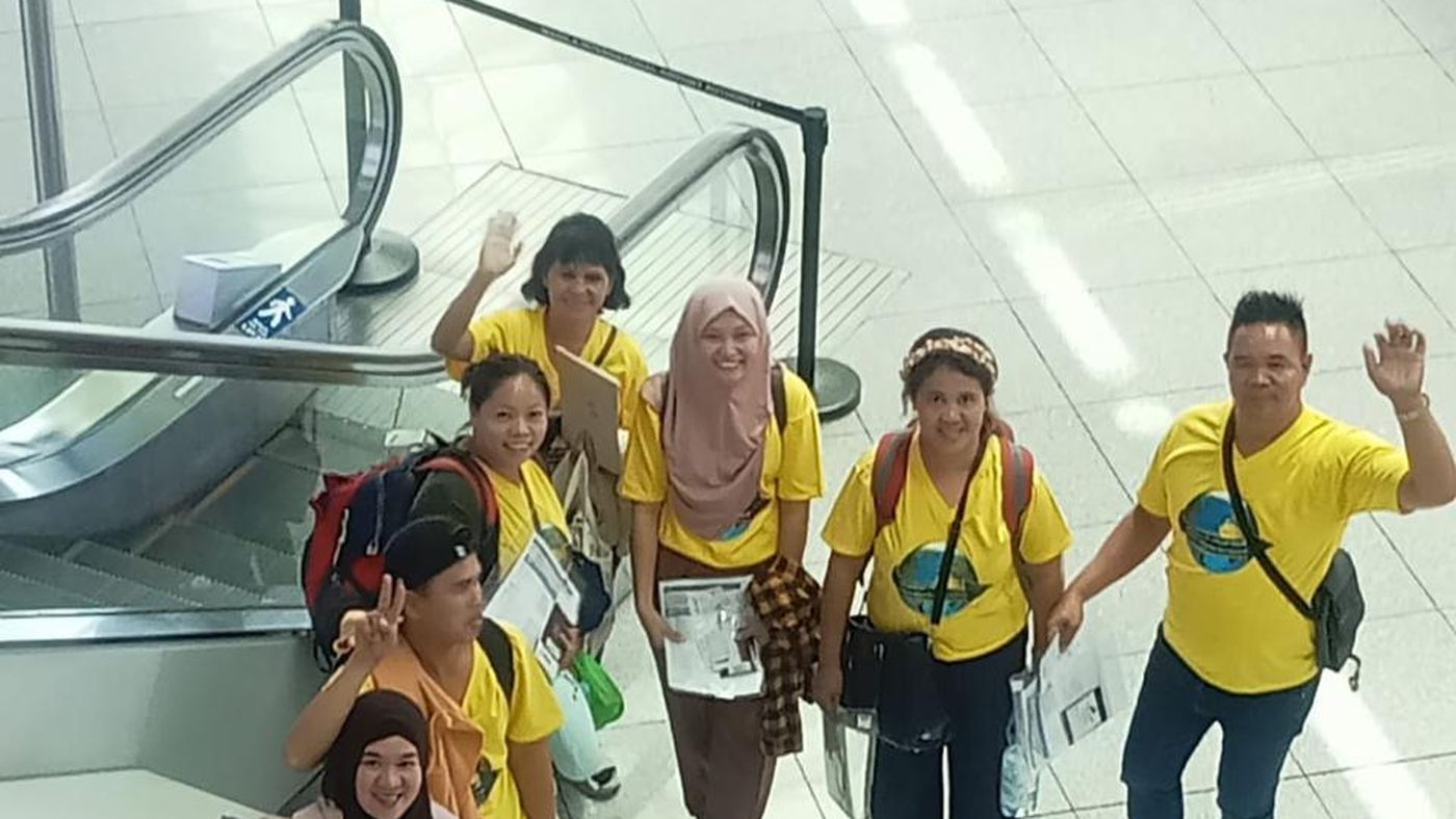 Departing applicants at the airport