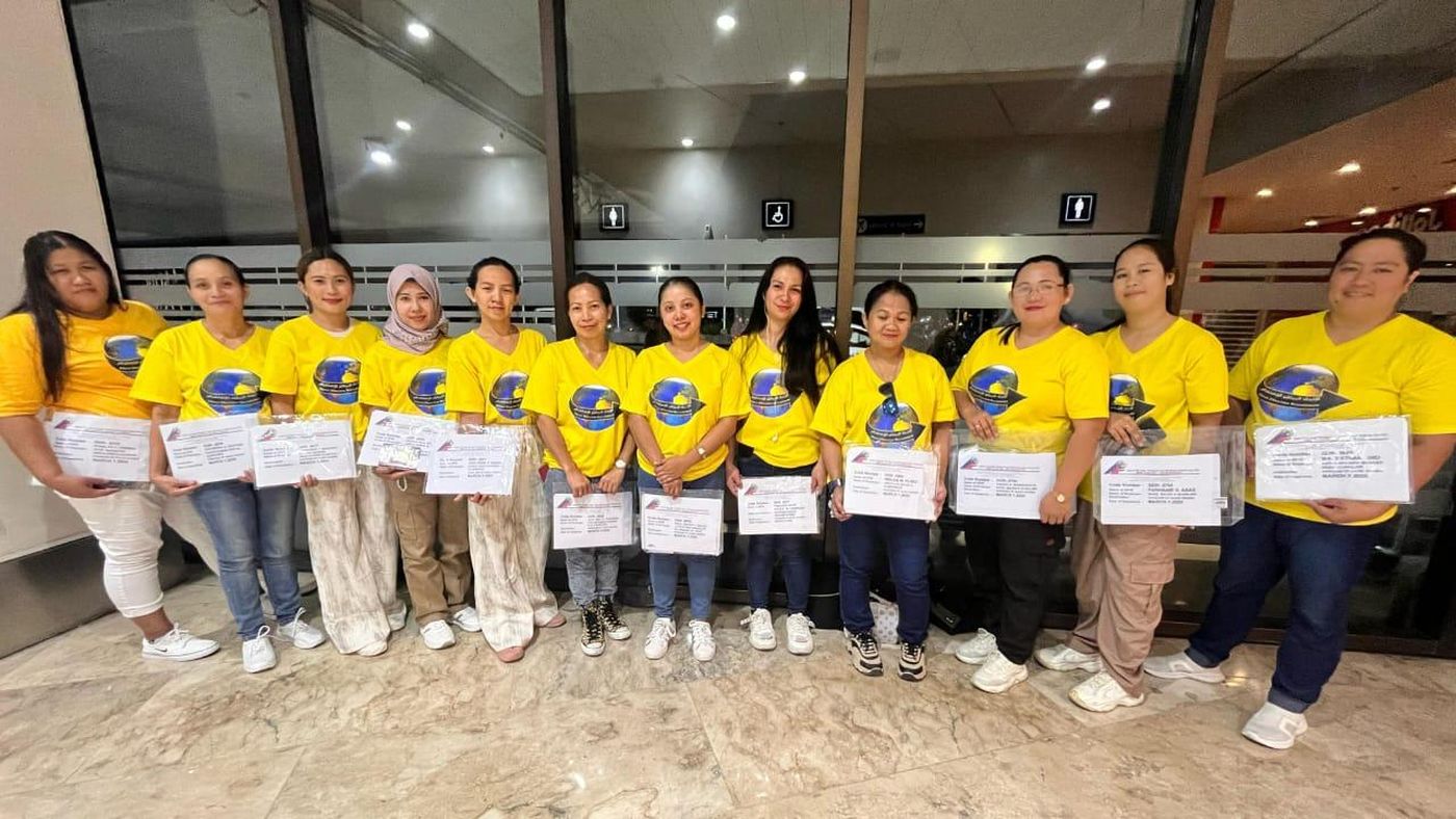 Deployed batch holding travel documents
